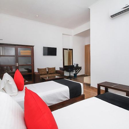 Sasha Transit Hotel Katunayaka Екстериор снимка